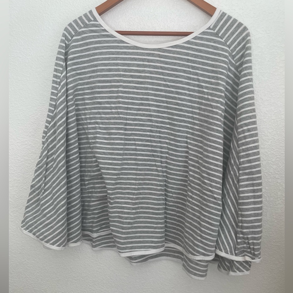 Striped Gray nursing cover with bag
